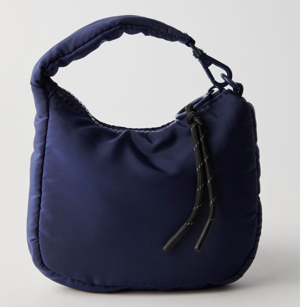 Free People Movement Navy Micro Buti Pouch NWT - Picture 2 of 13